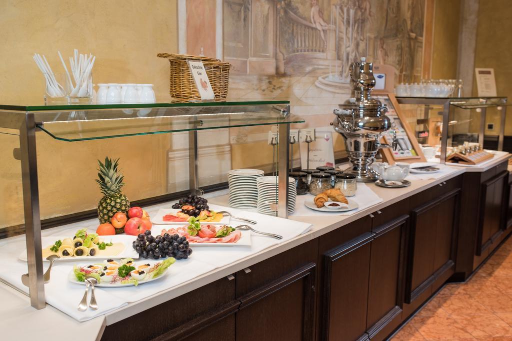 Hotel Goldener Loewe Meissen Bagian luar foto