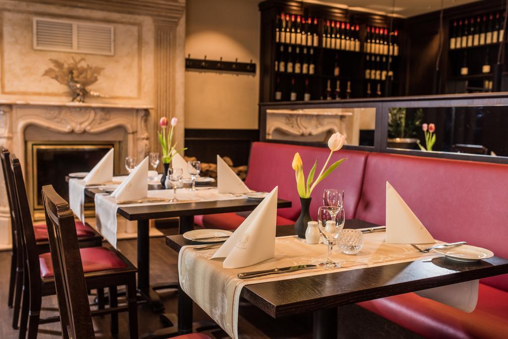 Hotel Goldener Loewe Meissen Bagian luar foto